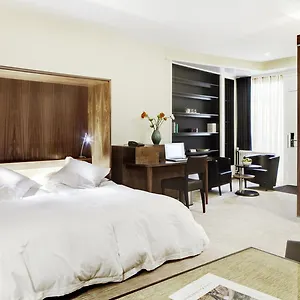 Du Commerce 3*, Basilea Svizzera